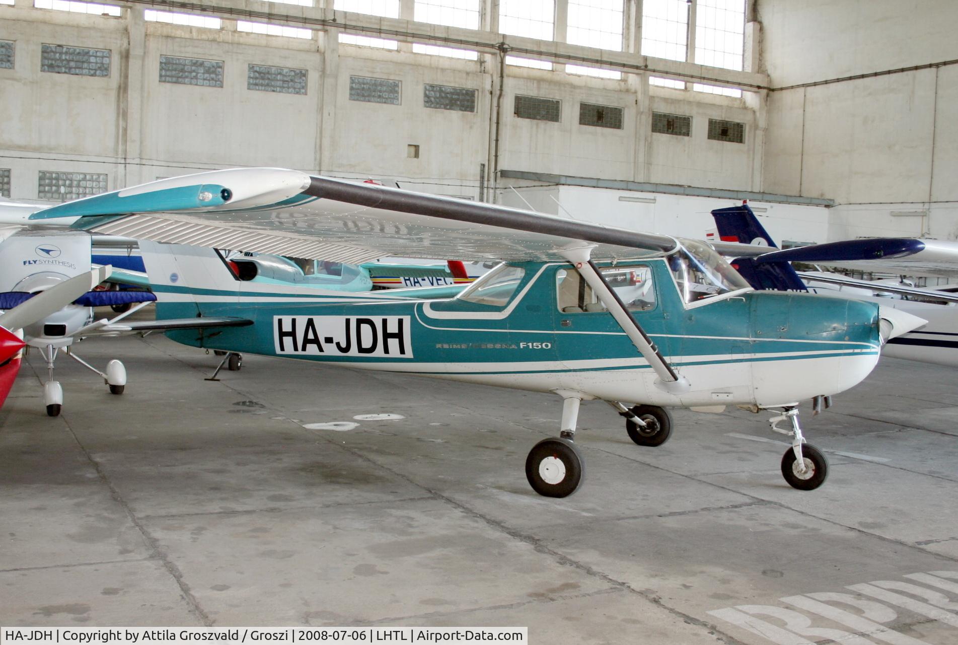 HA-JDH, 1971 Reims 150L C/N 15000734, Tököl airport / hangar