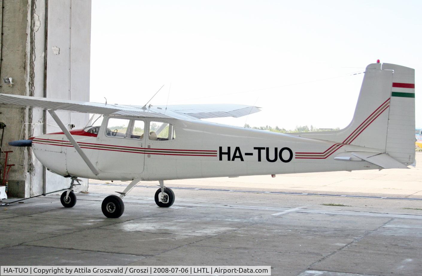 HA-TUO, 1956 Cessna 172 C/N 29004, Tököl airport / hangar
