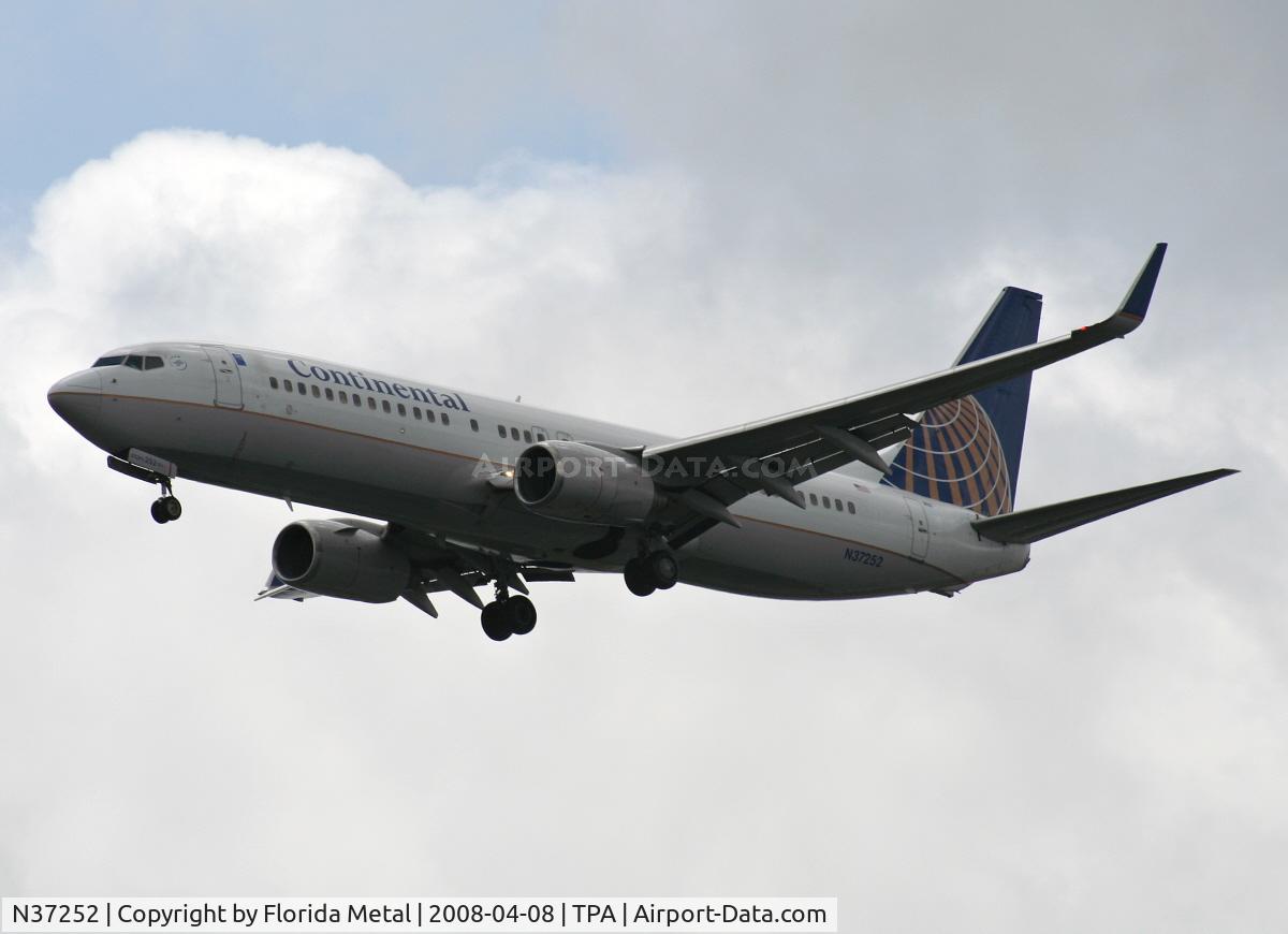N37252, 2000 Boeing 737-824 C/N 30583, Continental 737-800