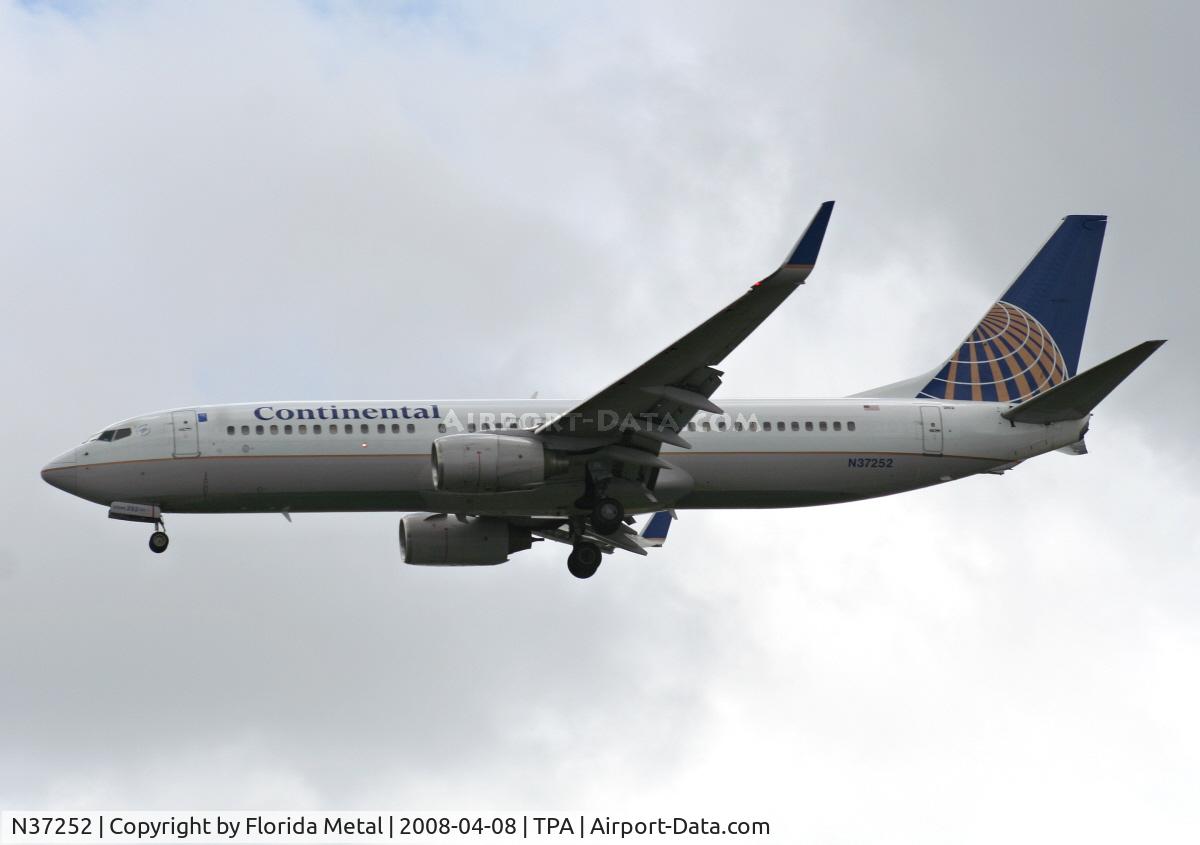 N37252, 2000 Boeing 737-824 C/N 30583, Continental 737-800