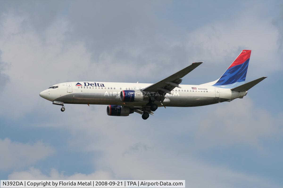 N392DA, 2000 Boeing 737-832 C/N 30561, Delta 737-800