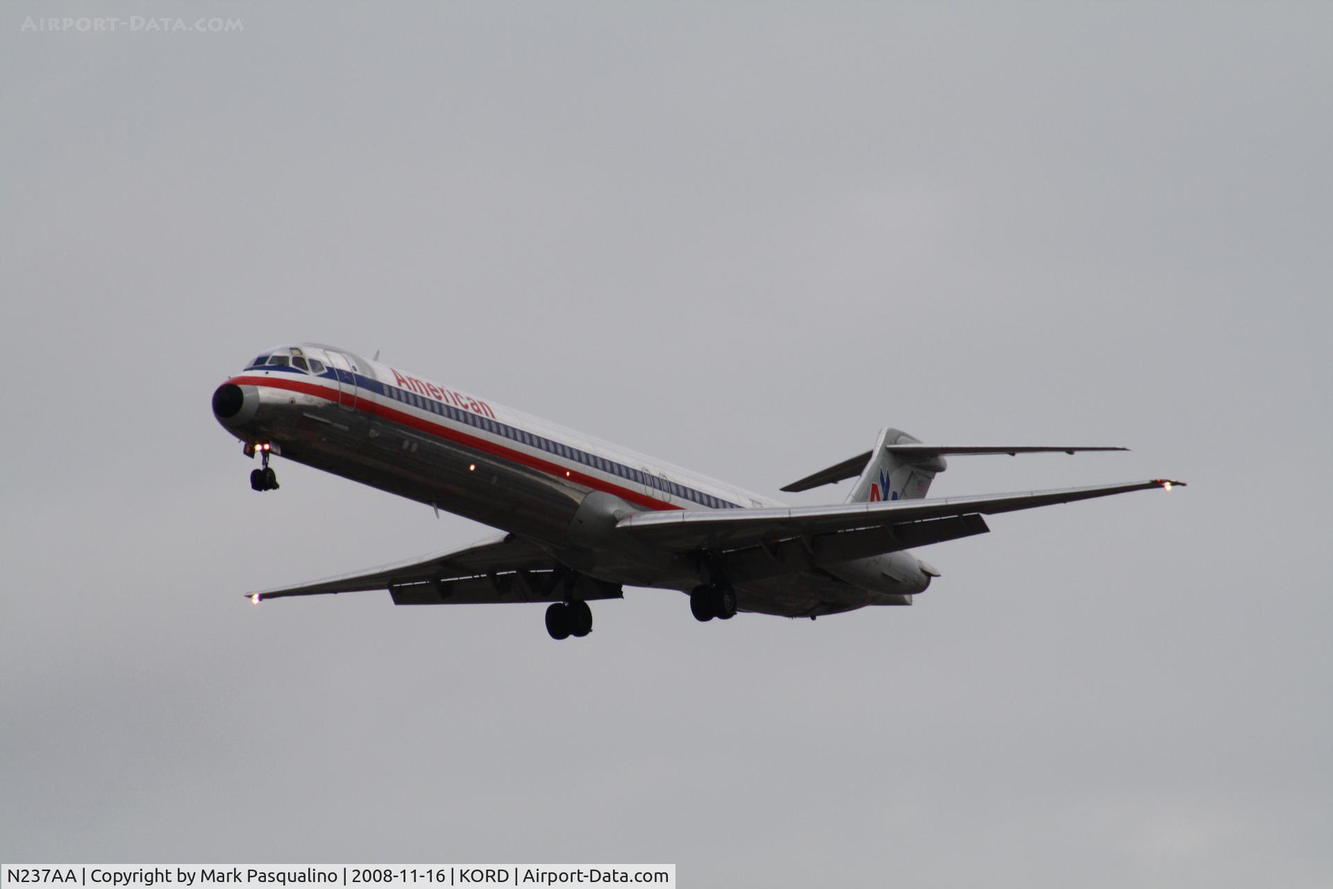 N237AA, 1984 McDonnell Douglas MD-82 (DC-9-82) C/N 49253, MD-82