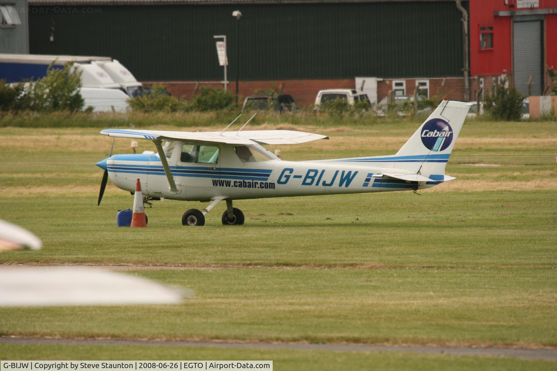 G-BIJW, 1981 Reims F152 C/N 1820, Taken at Rochester Airport 20th June 2008.