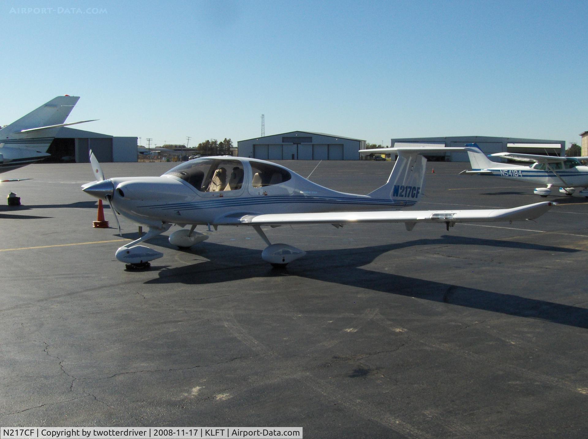 N217CF, 2005 Diamond DA-40 Diamond Star C/N 40.584, On the ramp