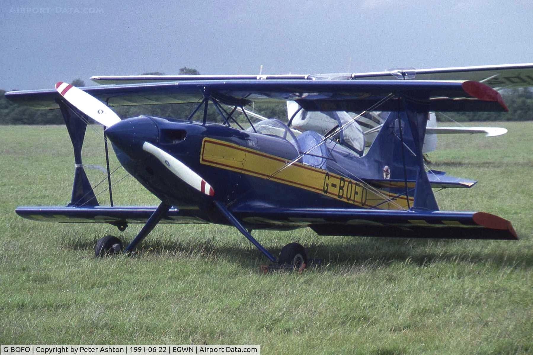G-BOFO, 1988 Ultimate 10-200 C/N 200-004, At RAF Halton