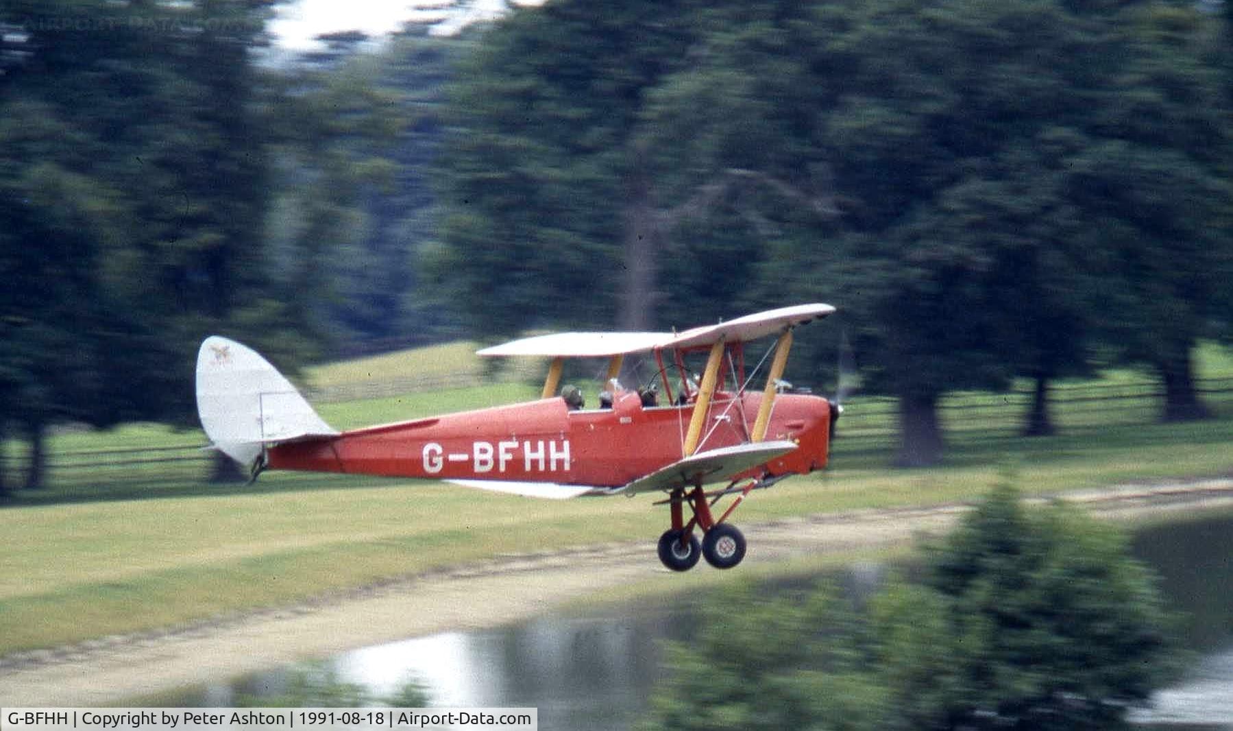 G-BFHH, 1942 De Havilland DH-82A Tiger Moth II C/N 85933, Moth Rally 1991, Woburn Abbey, Bedfordshire, England