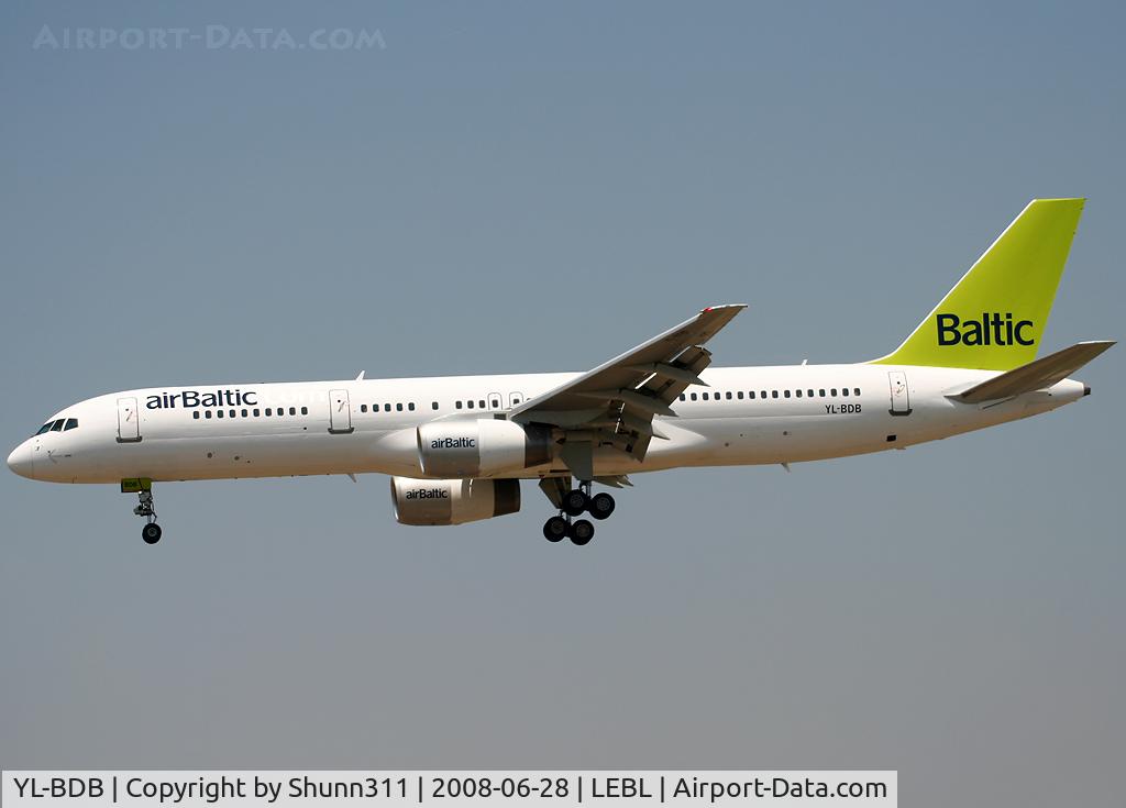 YL-BDB, 1999 Boeing 757-256 C/N 26251, Landing rwy 25L