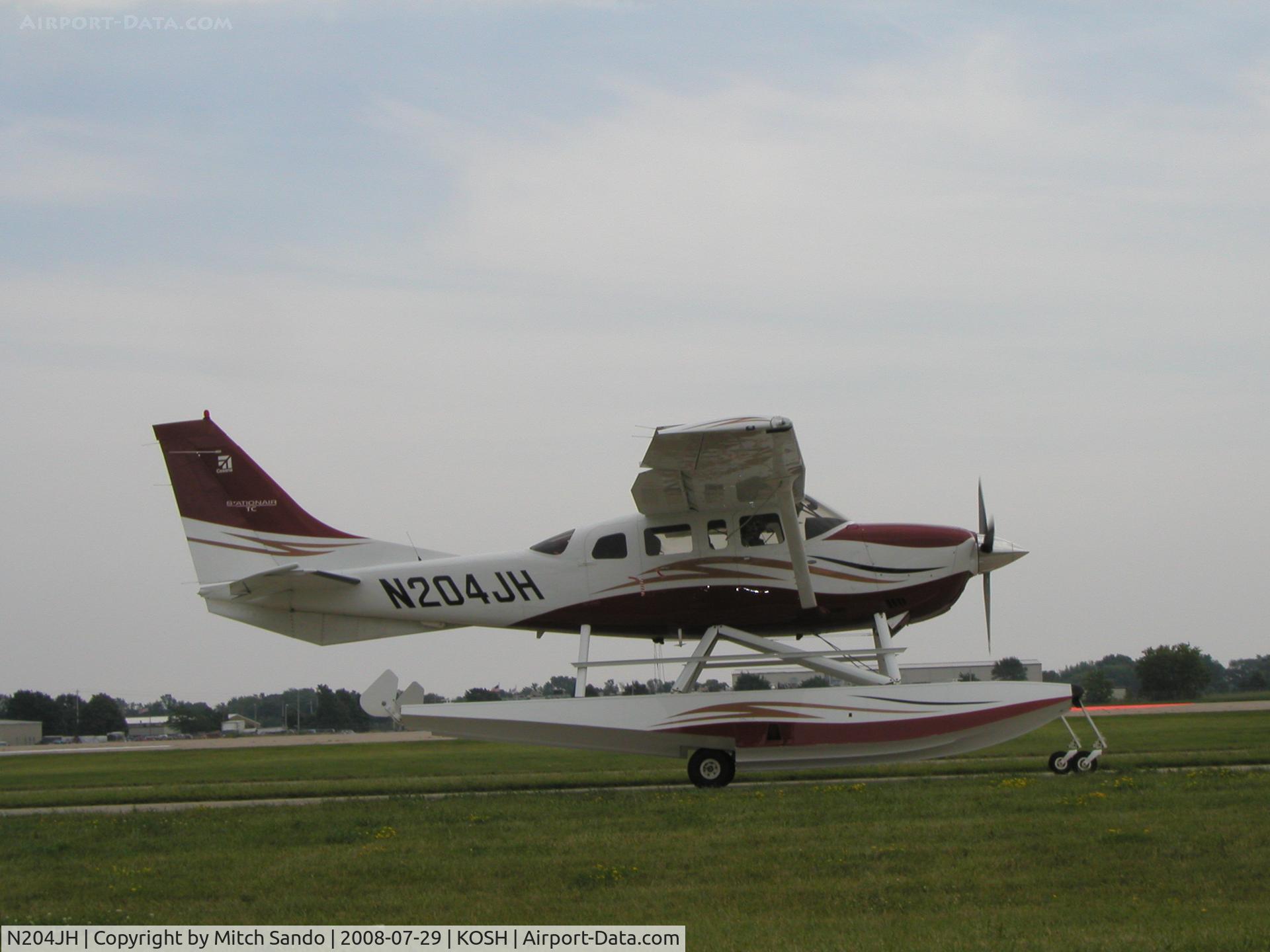 N204JH, 2006 Cessna T206H Turbo Stationair C/N T20608638, EAA AirVenture 2008.