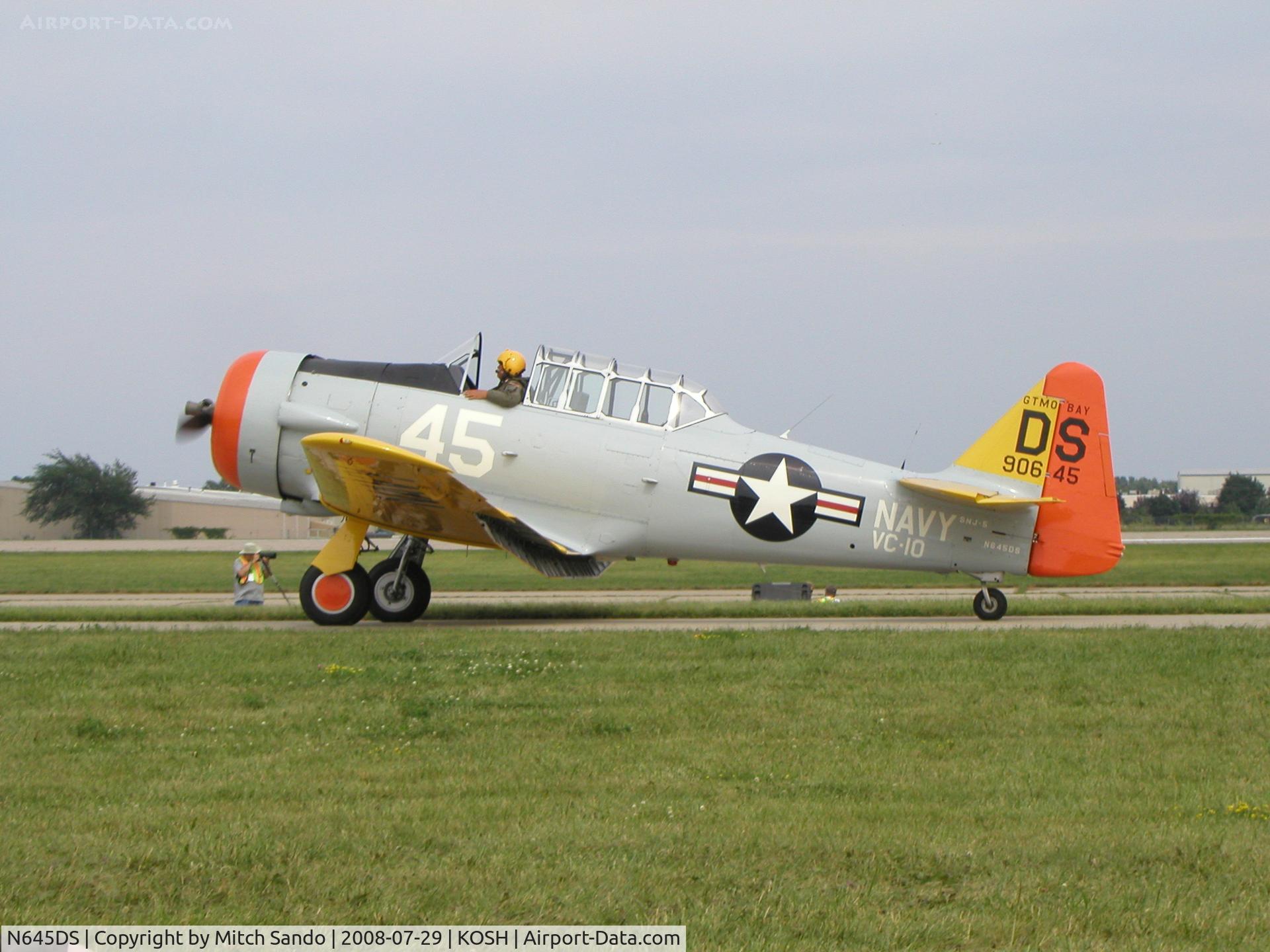 N645DS, 1944 North American SNJ-5 Texan Texan C/N 88-17678, EAA AirVenture 2008.