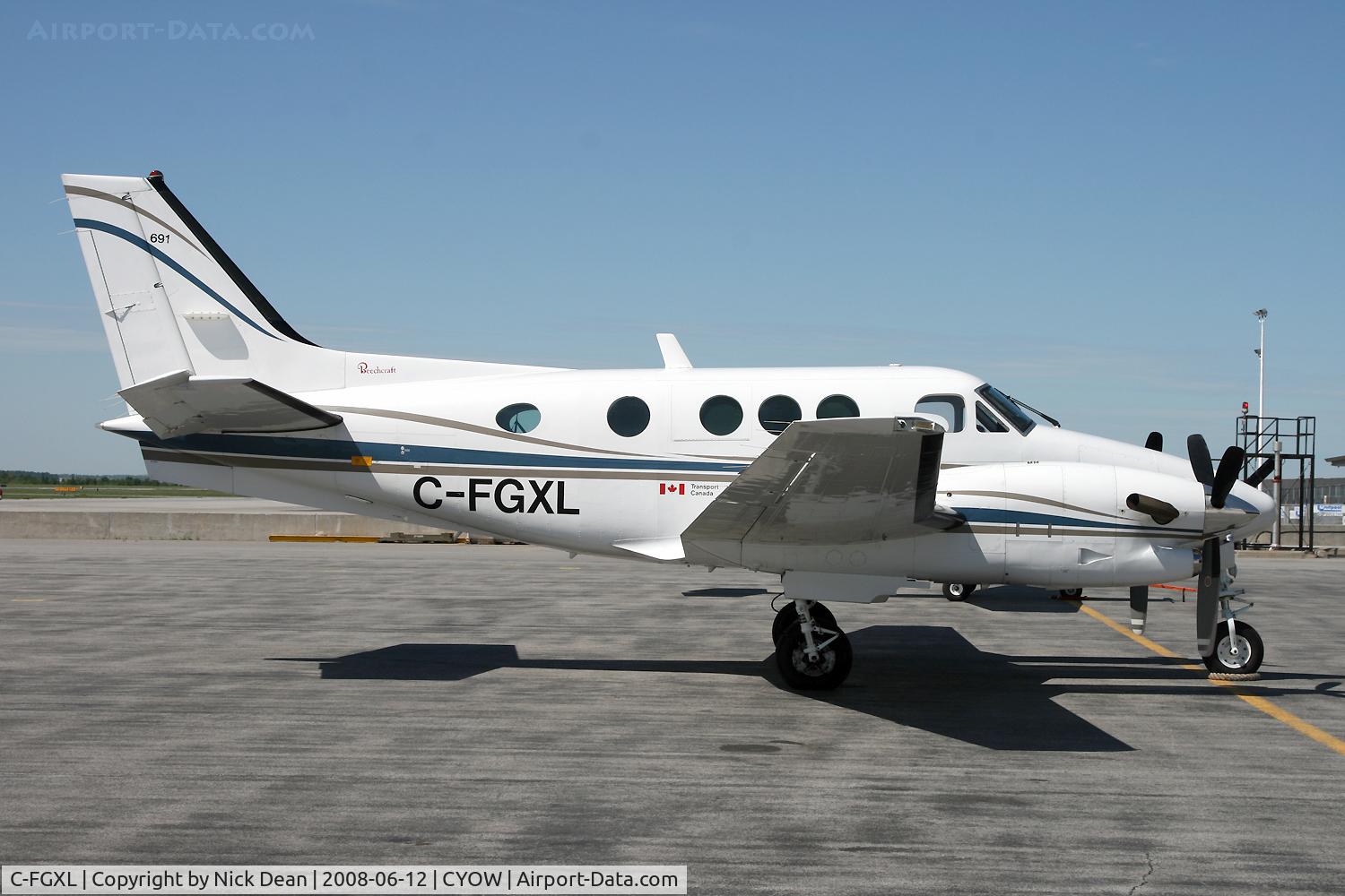 C-FGXL, 1988 Beech C90A King Air C/N LJ-1189, /