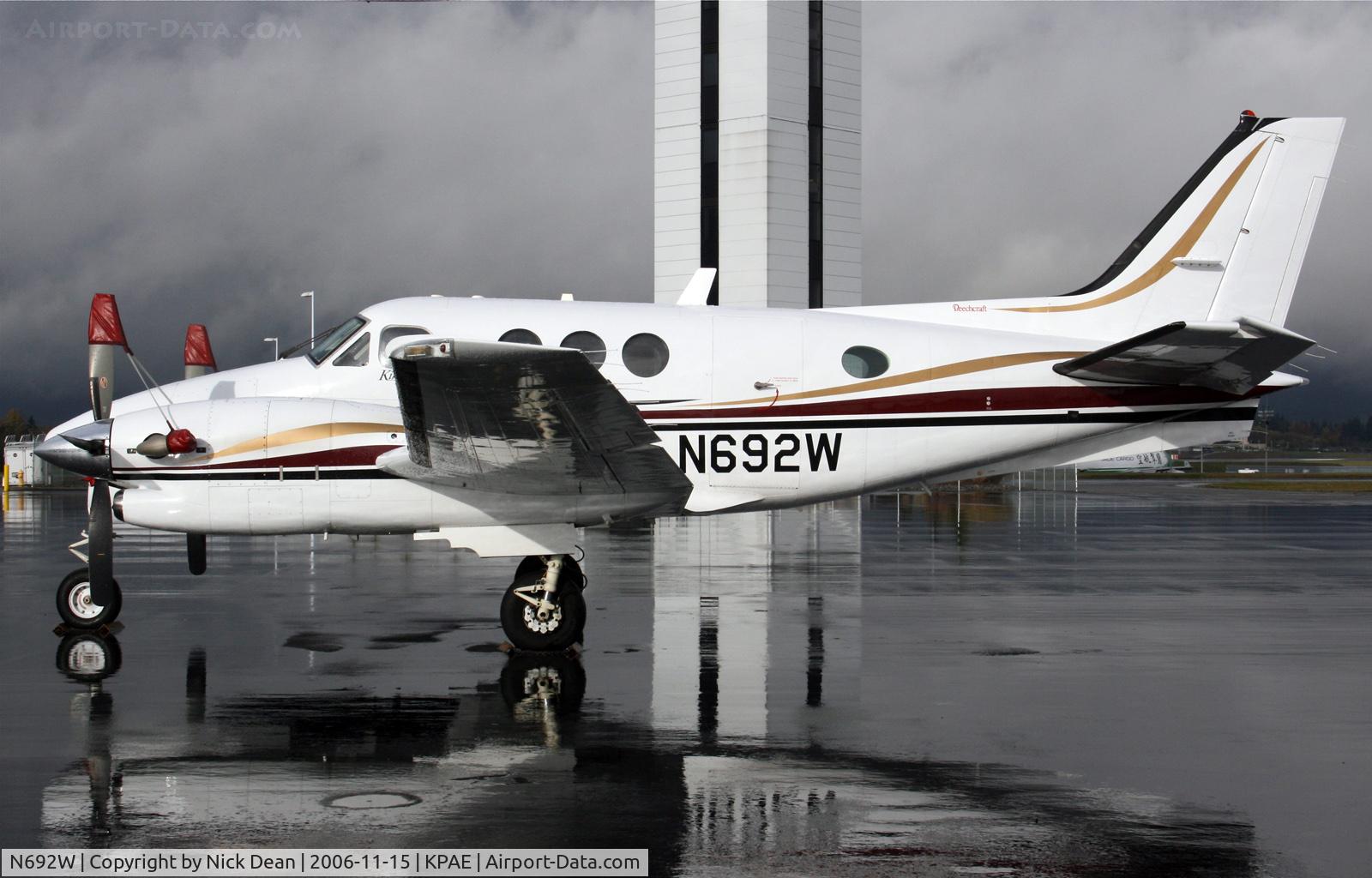 N692W, Raytheon Aircraft Company C90A C/N LJ-1692, /