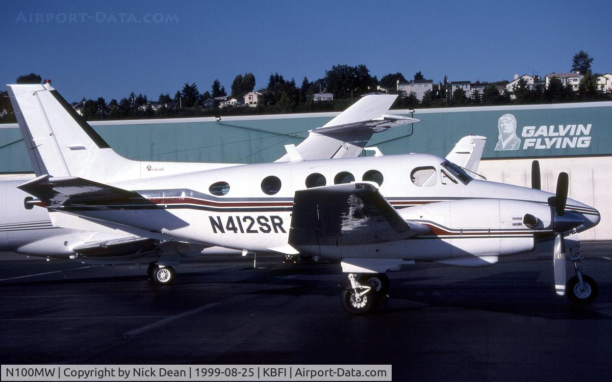 N100MW, 1972 Beech E90 King Air C/N LW-2, Shot here as N412SR