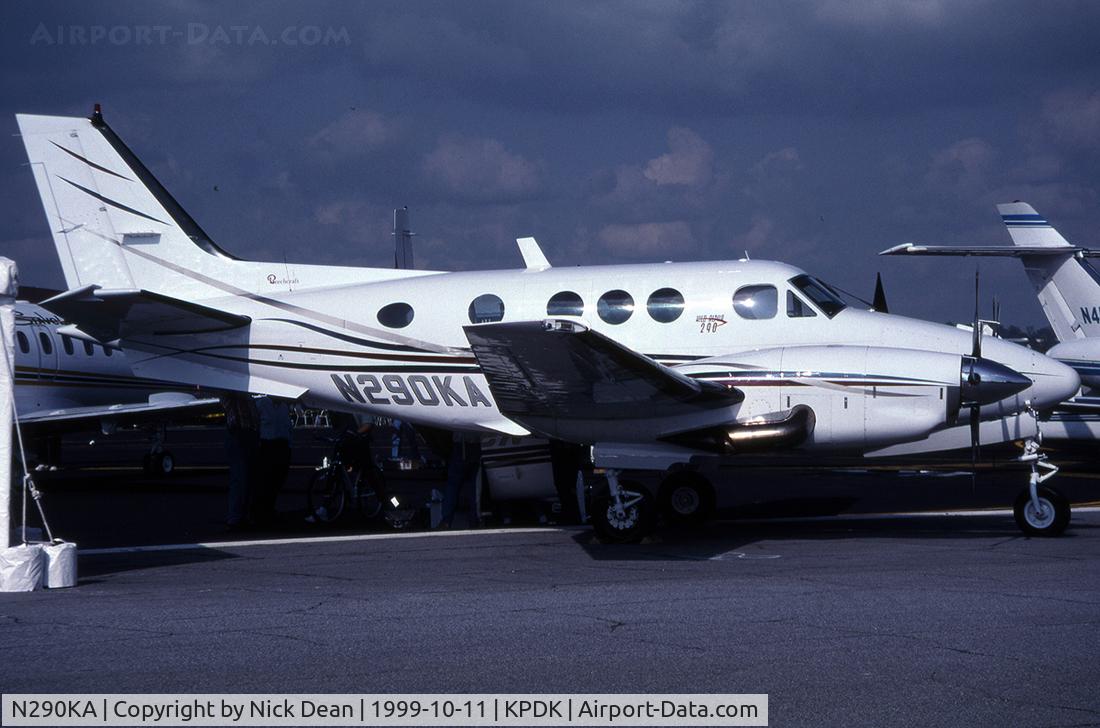 N290KA, 1974 Beech E-90 King Air C/N LW-59, /