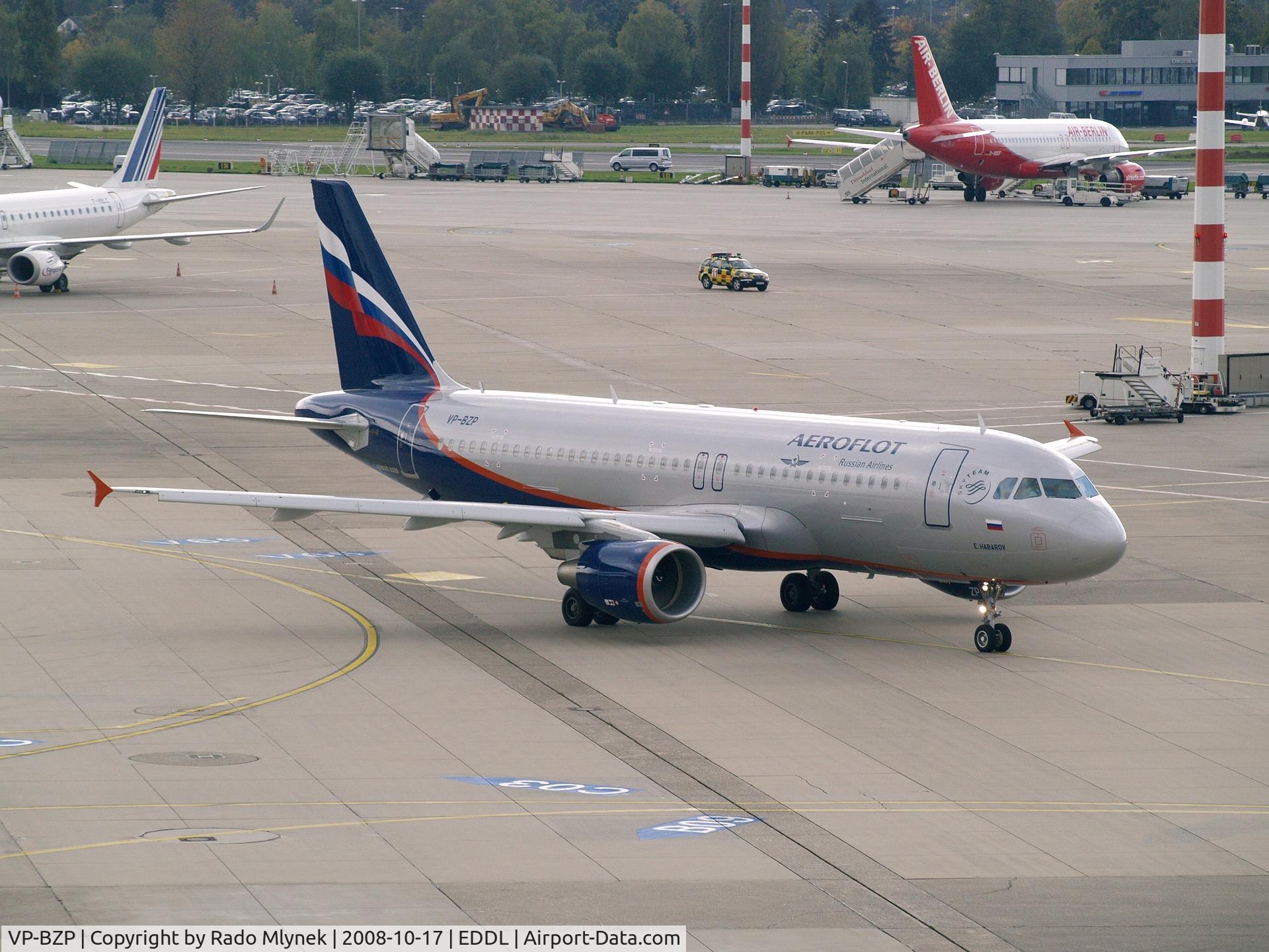VP-BZP, 2008 Airbus A320-214 C/N 3631, taxying for take-off