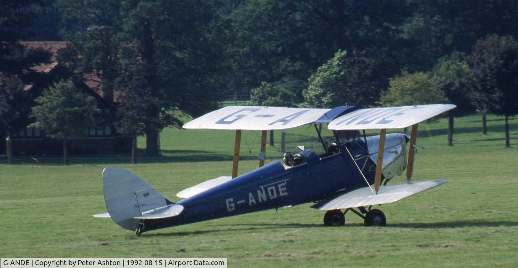 G-ANDE, 1943 De Havilland DH-82A Tiger Moth II C/N 85957, Moth Rally 1992, Woburn Abbey, Bedfordshire, England