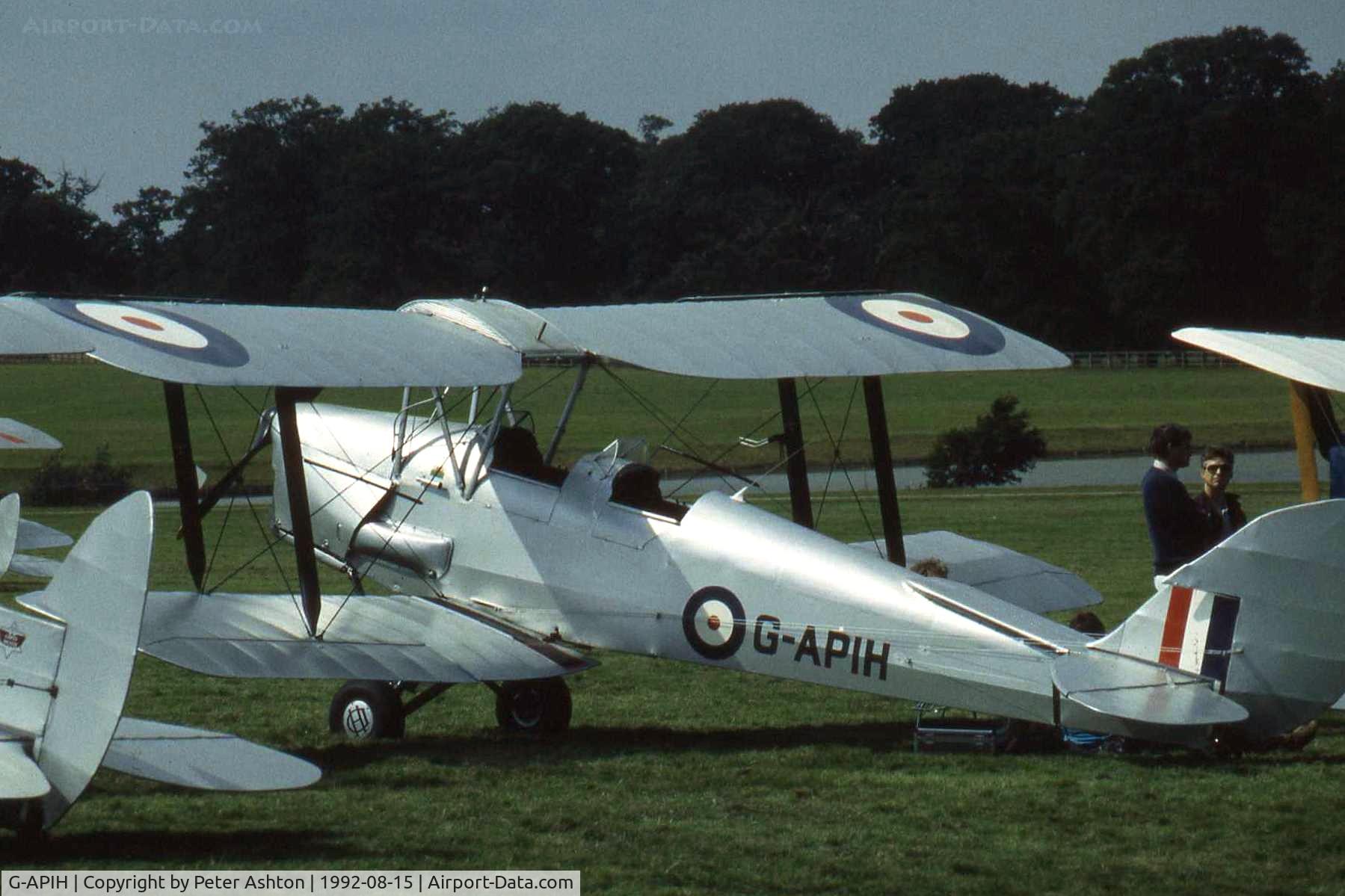 G-APIH, 1939 De Havilland DH-82A Tiger Moth II C/N 82981, Moth Rally 1992, Woburn Abbey, Bedfordshire, England