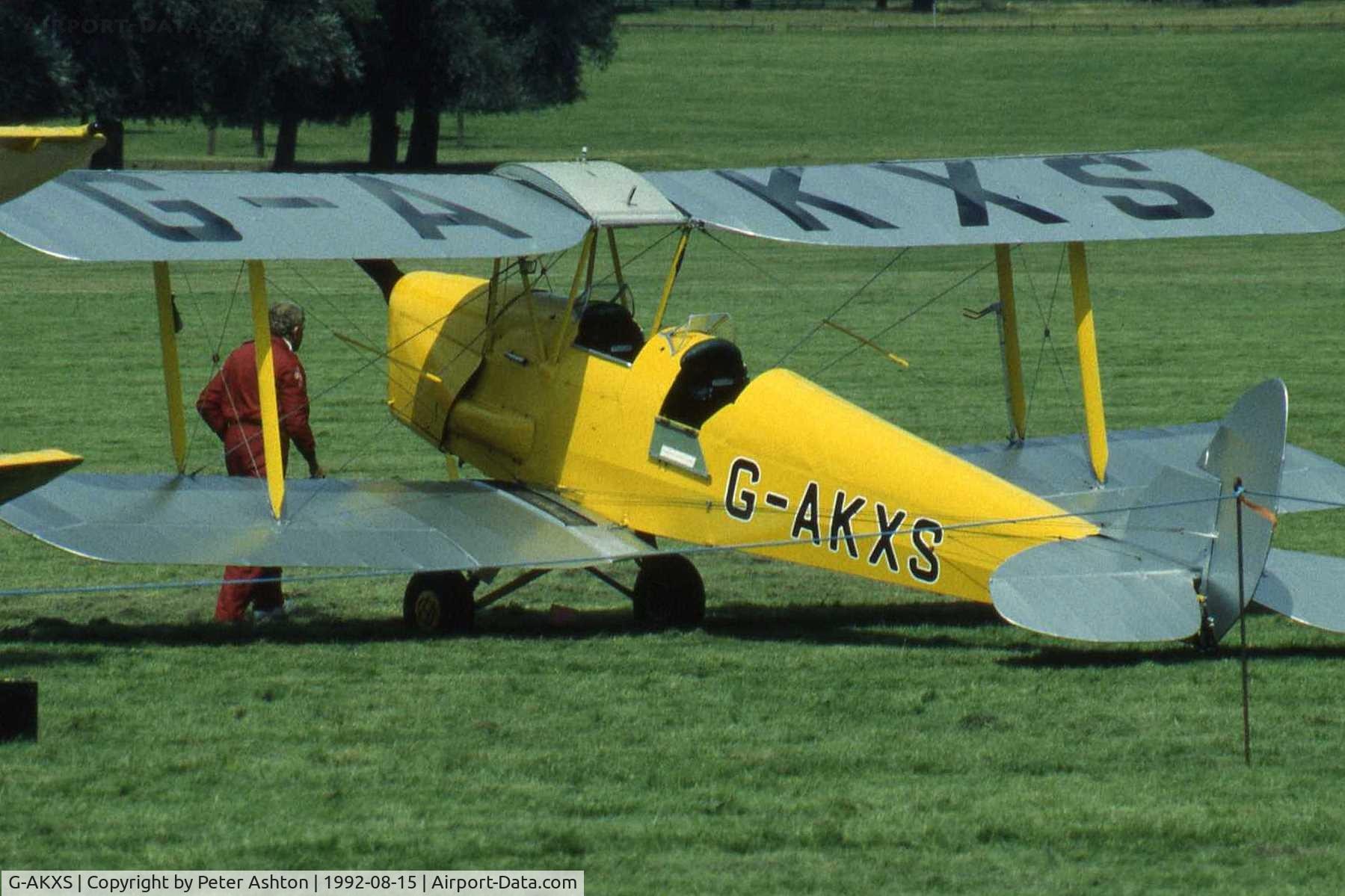 G-AKXS, 1940 De Havilland DH-82A Tiger Moth II C/N 83512, Moth Rally 1992, Woburn Abbey, Bedfordshire, England