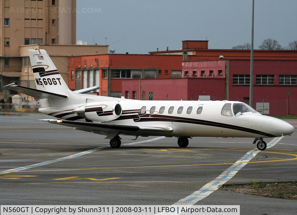 N560GT, 1992 Cessna 560 Citation V C/N 560-0142, Arriving to the General Aviation area...
