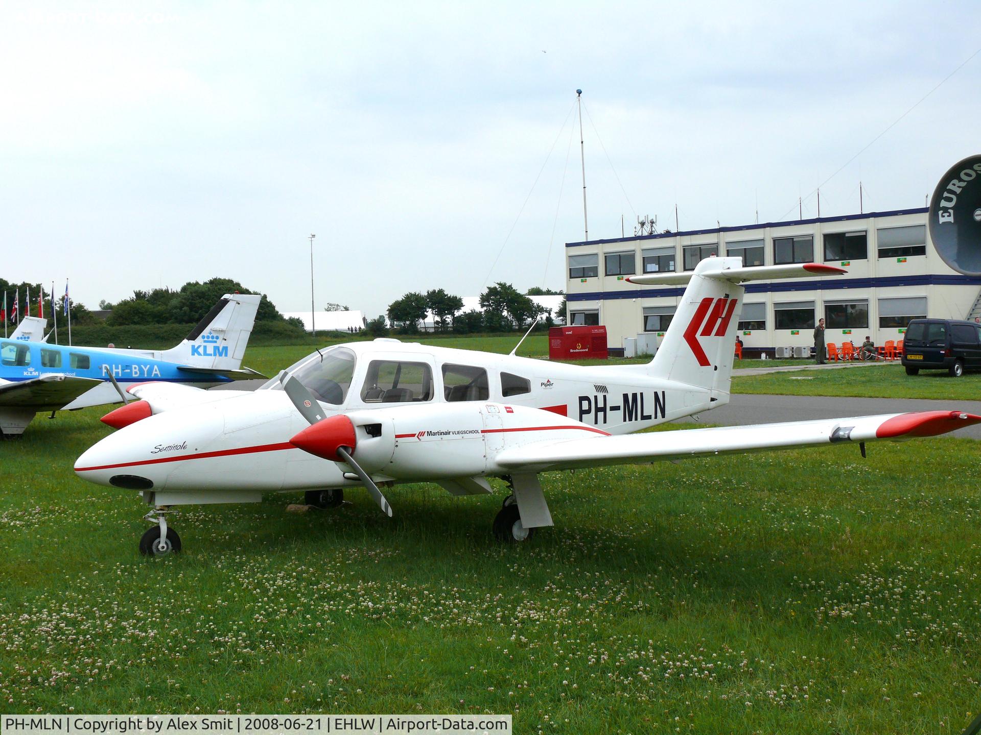 PH-MLN, 2002 Piper PA-44-180 Seminole C/N 4496166, Piper Pa44-180 Seminole PH-MLN Martinair Flighttraining