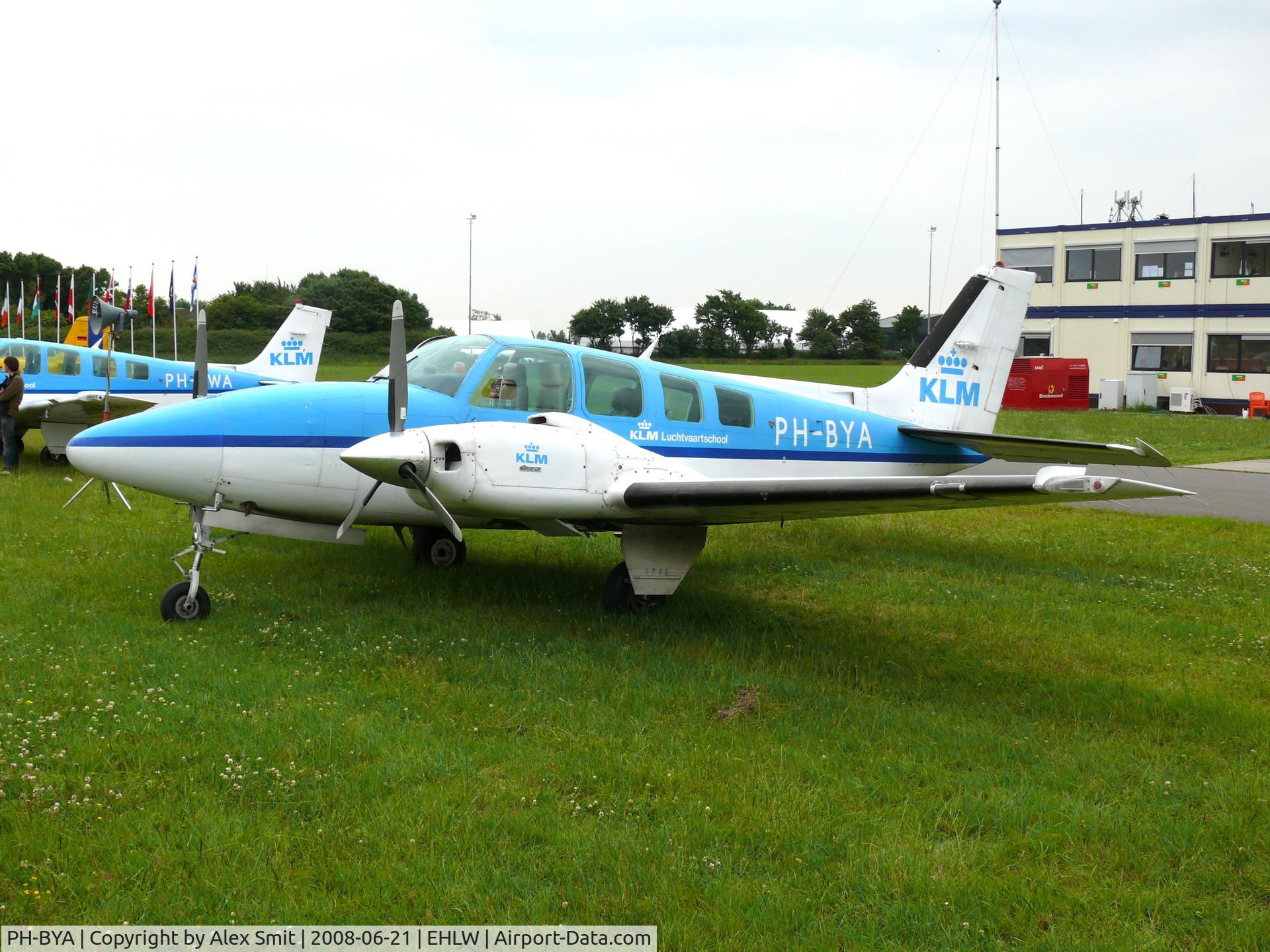 PH-BYA, 1990 Beechcraft 58 Baron C/N TH-1609, Beech Be58 Baron PH-BYA KLM Flight Academy