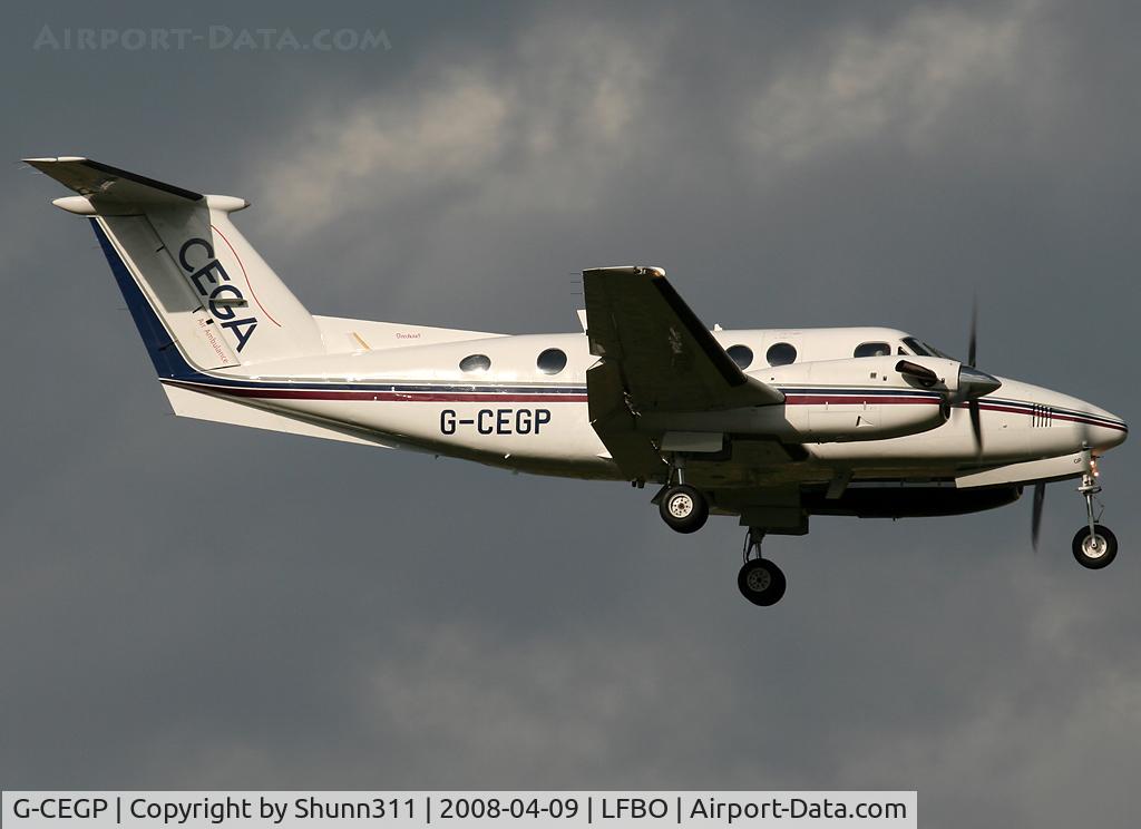 G-CEGP, 1980 Beech 200 Super King Air C/N BB-726, Landing rwy 14R...
