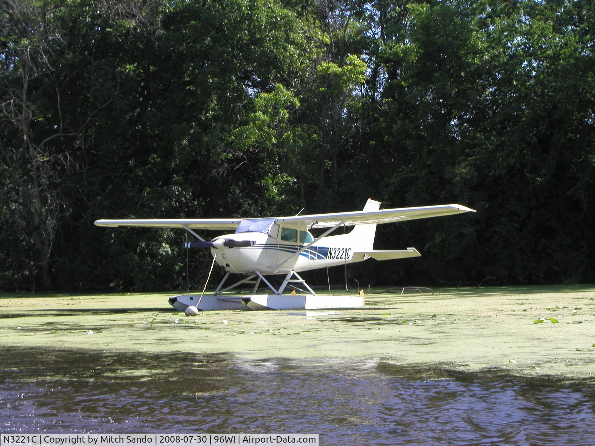 N3221C, 1978 Cessna 172N C/N 17270718, EAA AirVenture 2008.