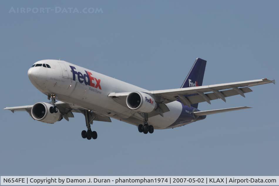 N654FE, 1994 Airbus A300F4-605R C/N 738, On final to LAX, taken from the Proud Bird.  This Fedex bird is 