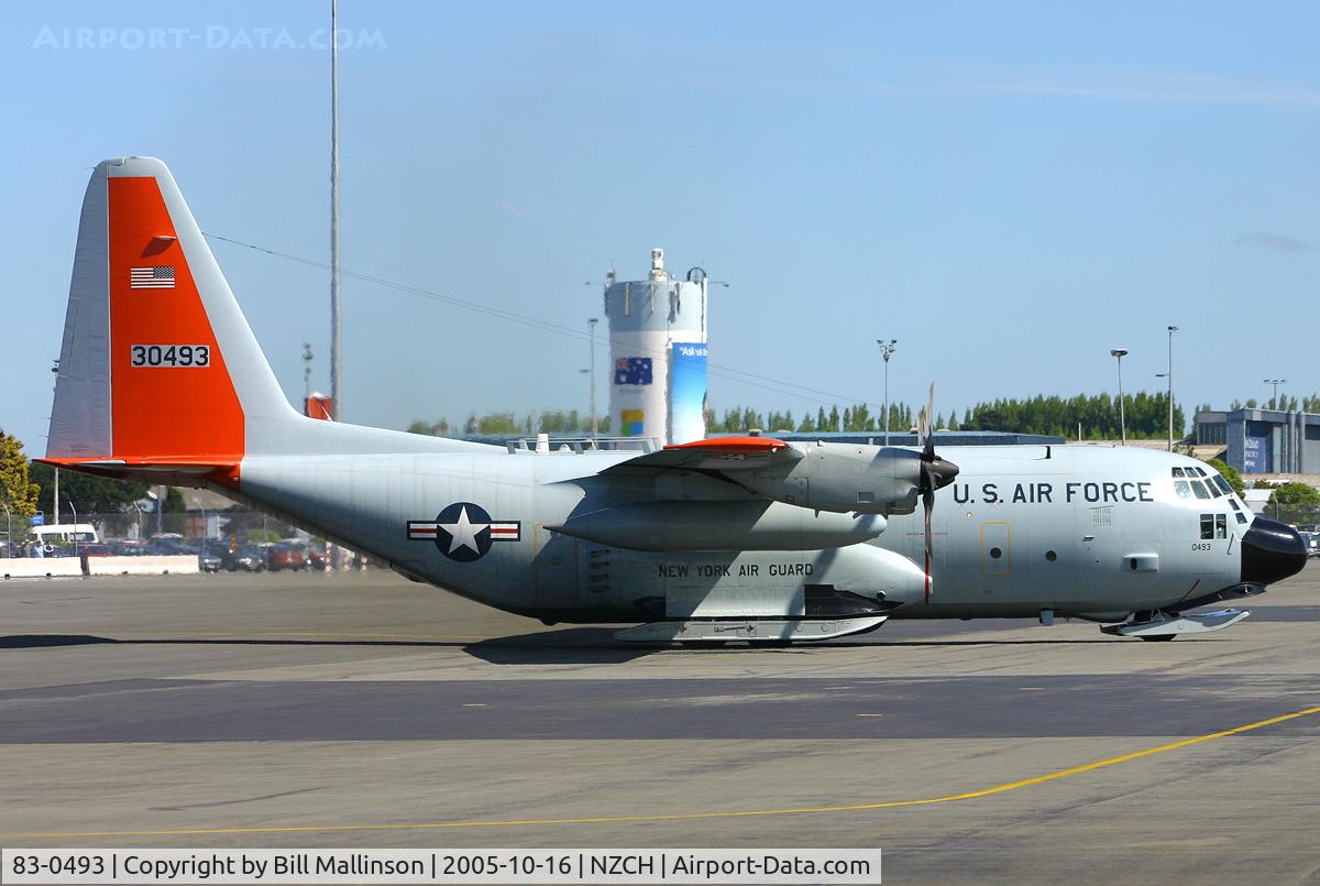 83-0493, 1983 Lockheed LC-130H Hercules C/N 382-5016, Readying for an Ice trip
