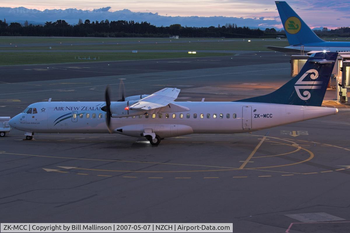ZK-MCC, 2004 ATR 72-212A C/N 714, Early morning departure to WLG
