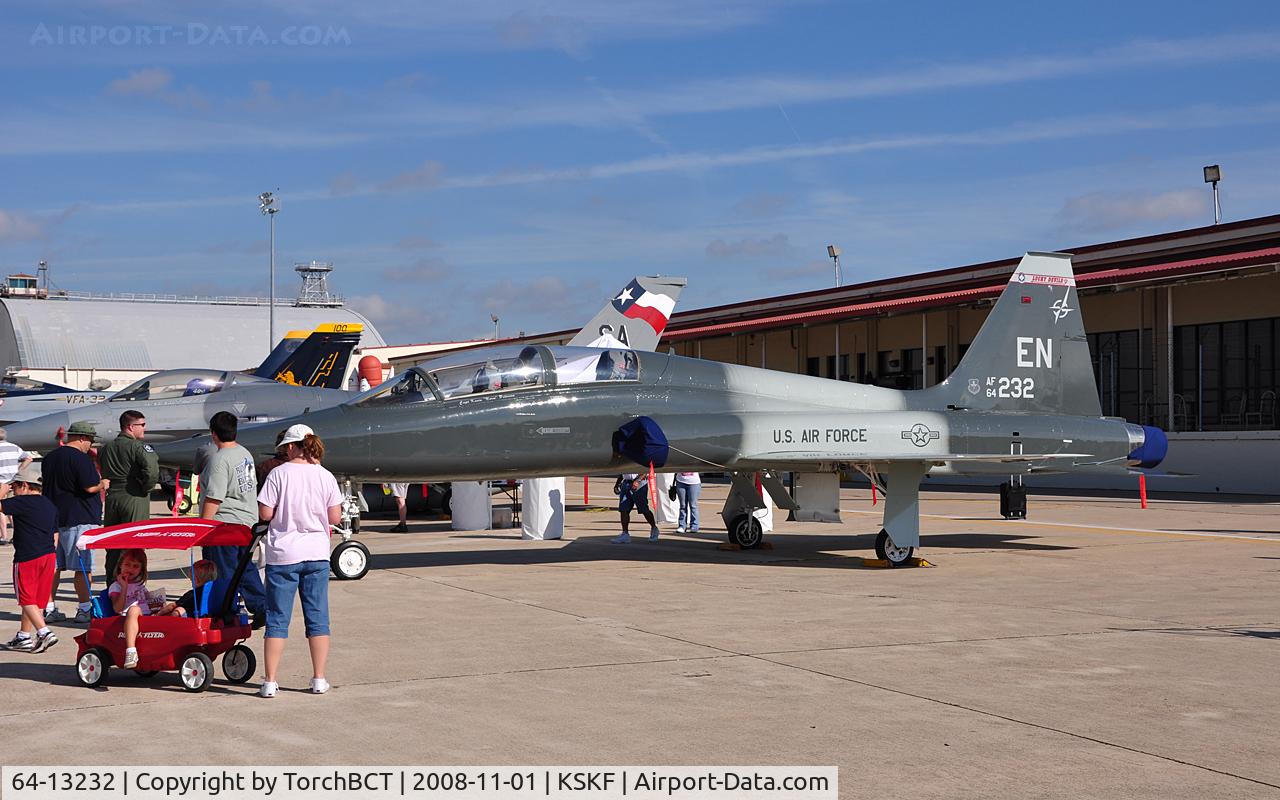 64-13232, 1964 Northrop AT-38B Talon C/N N.5661, T-38 converted for ground training at Lackland Airshow 2008