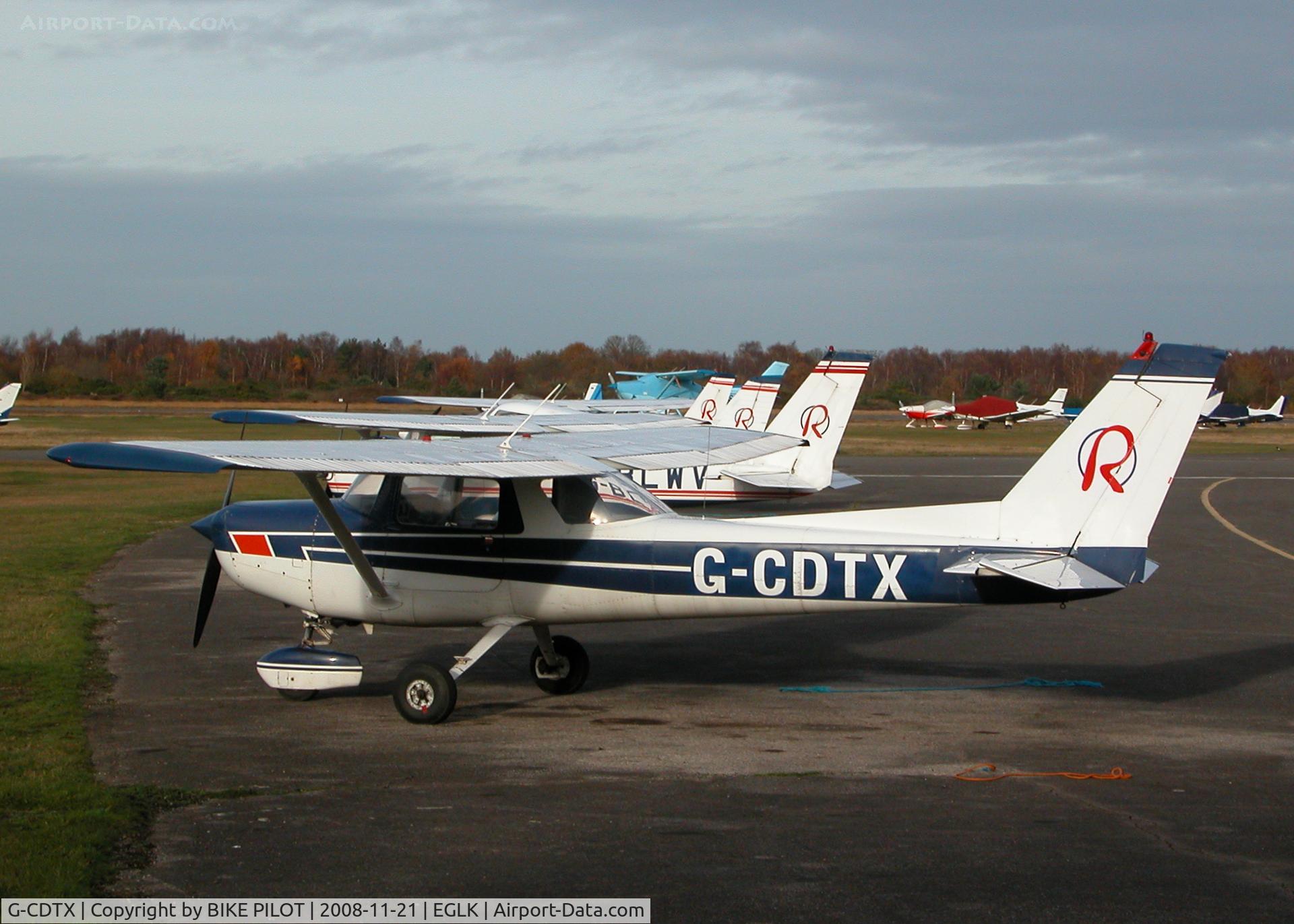 G-CDTX, 1979 Reims F152 C/N 1662, PART OF THE REDAIR FLEET WITH TWO MORE 152'S AND A PA-28 BEHIND