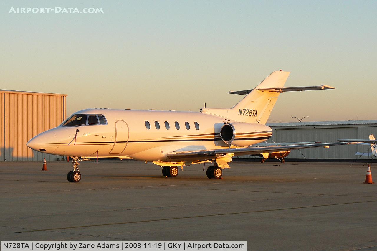 N728TA, 1998 Raytheon Hawker 800XP C/N 258364, At Arlington Municipal - Hawker 800