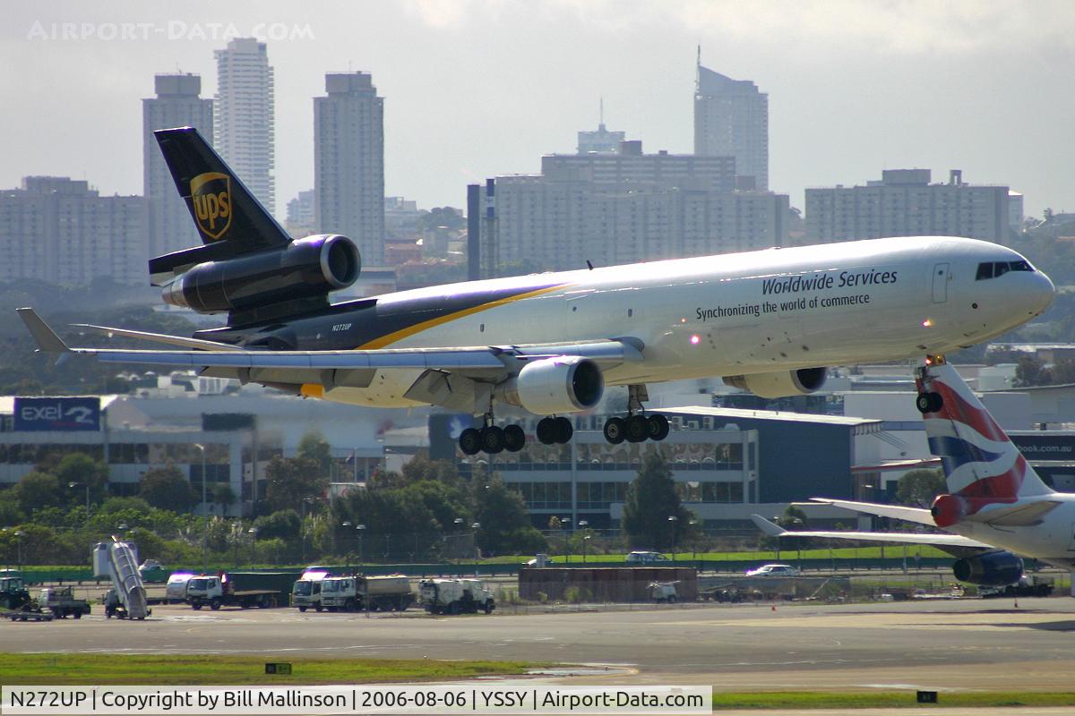 N272UP, 1993 McDonnell Douglas MD-11 C/N 48571, Sydney in the background