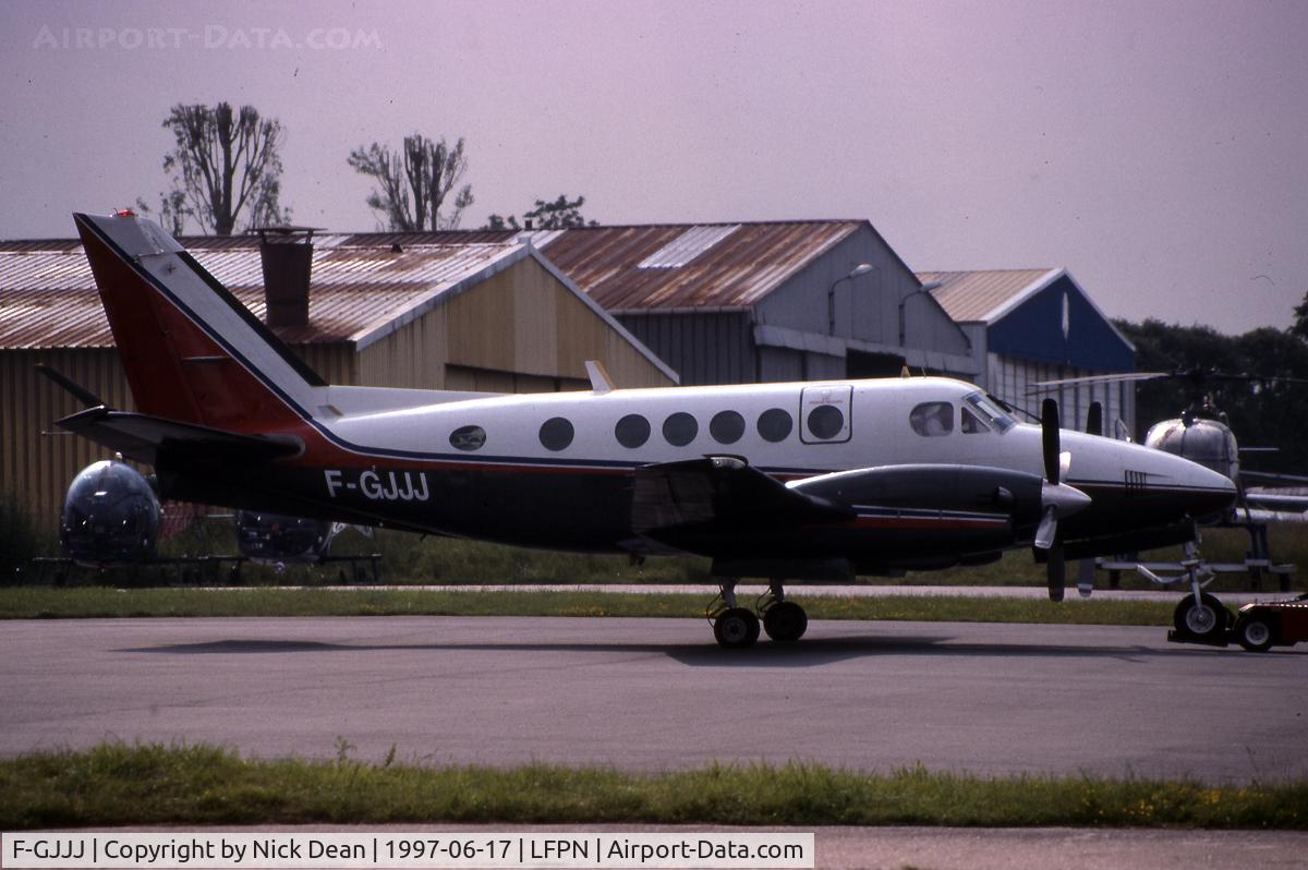 F-GJJJ, Beech A100 King Air C/N B-196, This frame is broken up at White Industries Bates City Missouri
