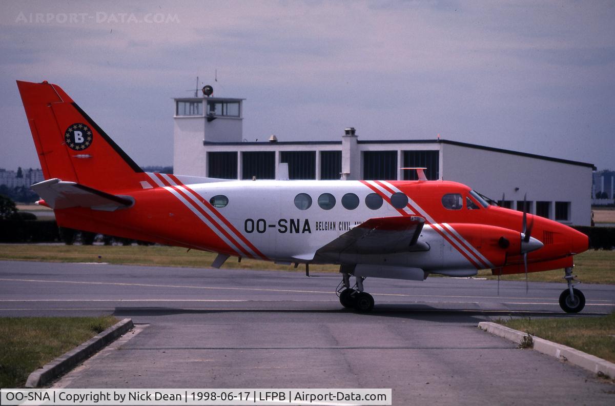 OO-SNA, 1975 Beech 100 King Air C/N B-217, Dayglo orange very nice!