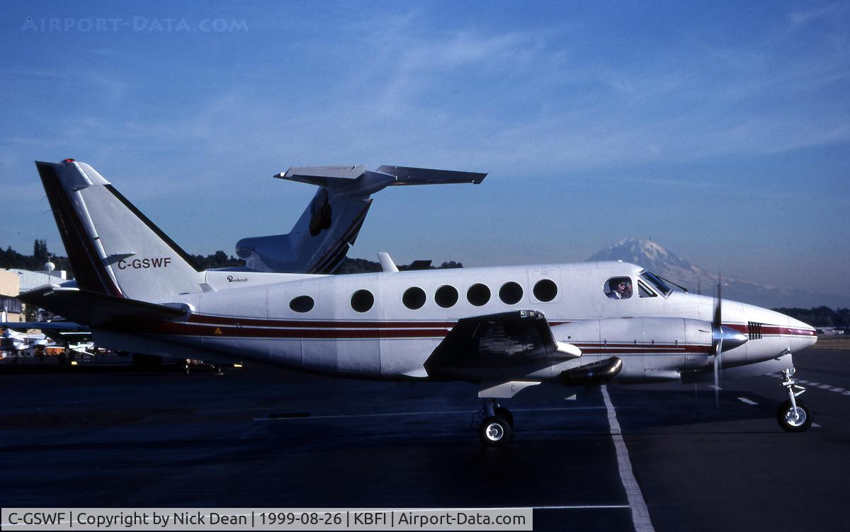 C-GSWF, 1982 Beech B100 King Air King Air C/N BE-129, Mt Rainier resplendant in the background