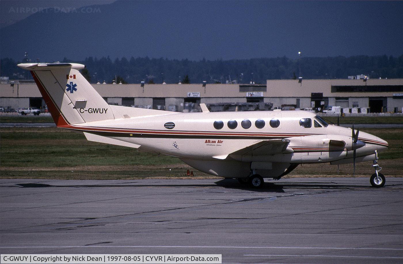 C-GWUY, 1975 Beech B200 King Air C/N BB-77, /