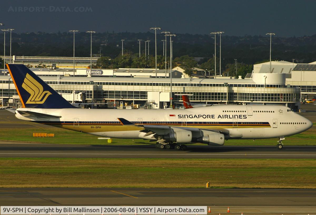 9V-SPH, 1996 Boeing 747-412 C/N 26555, Evening sun , before leaving for SIN