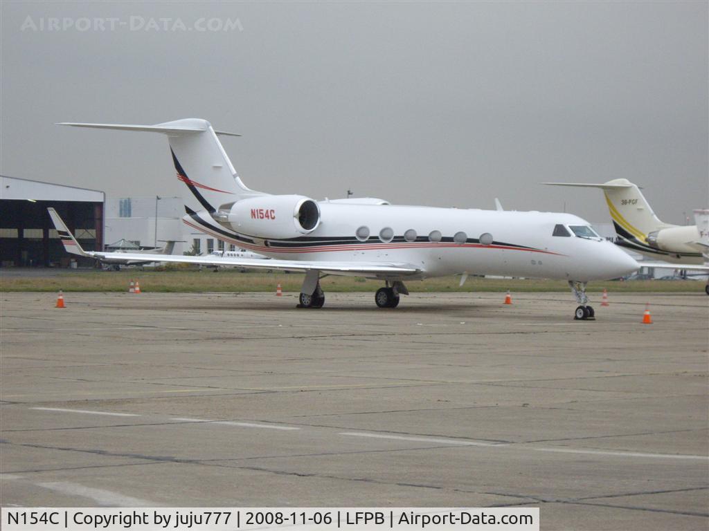 N154C, 2002 Gulfstream Aerospace G-IV SP C/N 1493, on display at Le Bourget