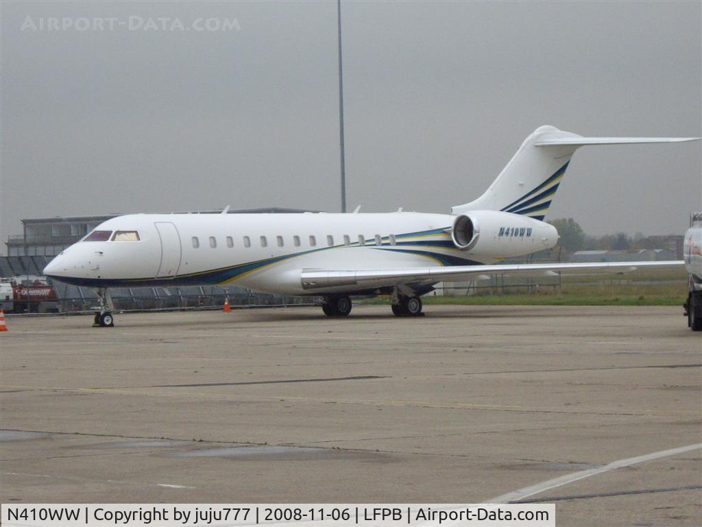 N410WW, 2000 Bombardier BD-700-1A10 Global Express C/N 9047, on display at Le Bourget
