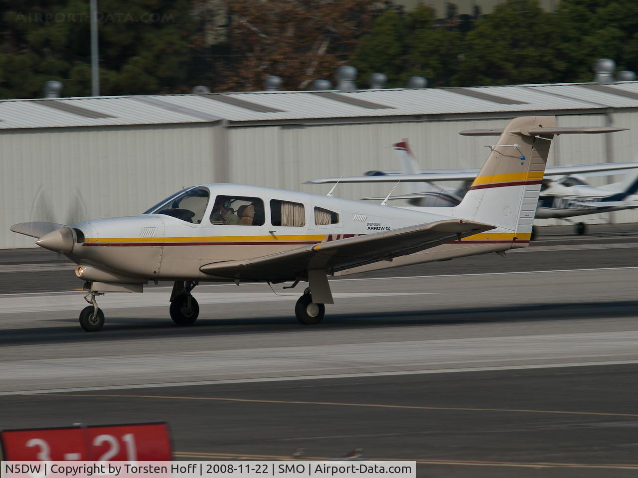 N5DW, Piper PA-28RT-201T Arrow IV C/N 28R-8331027, N5DW departing from RWY 21