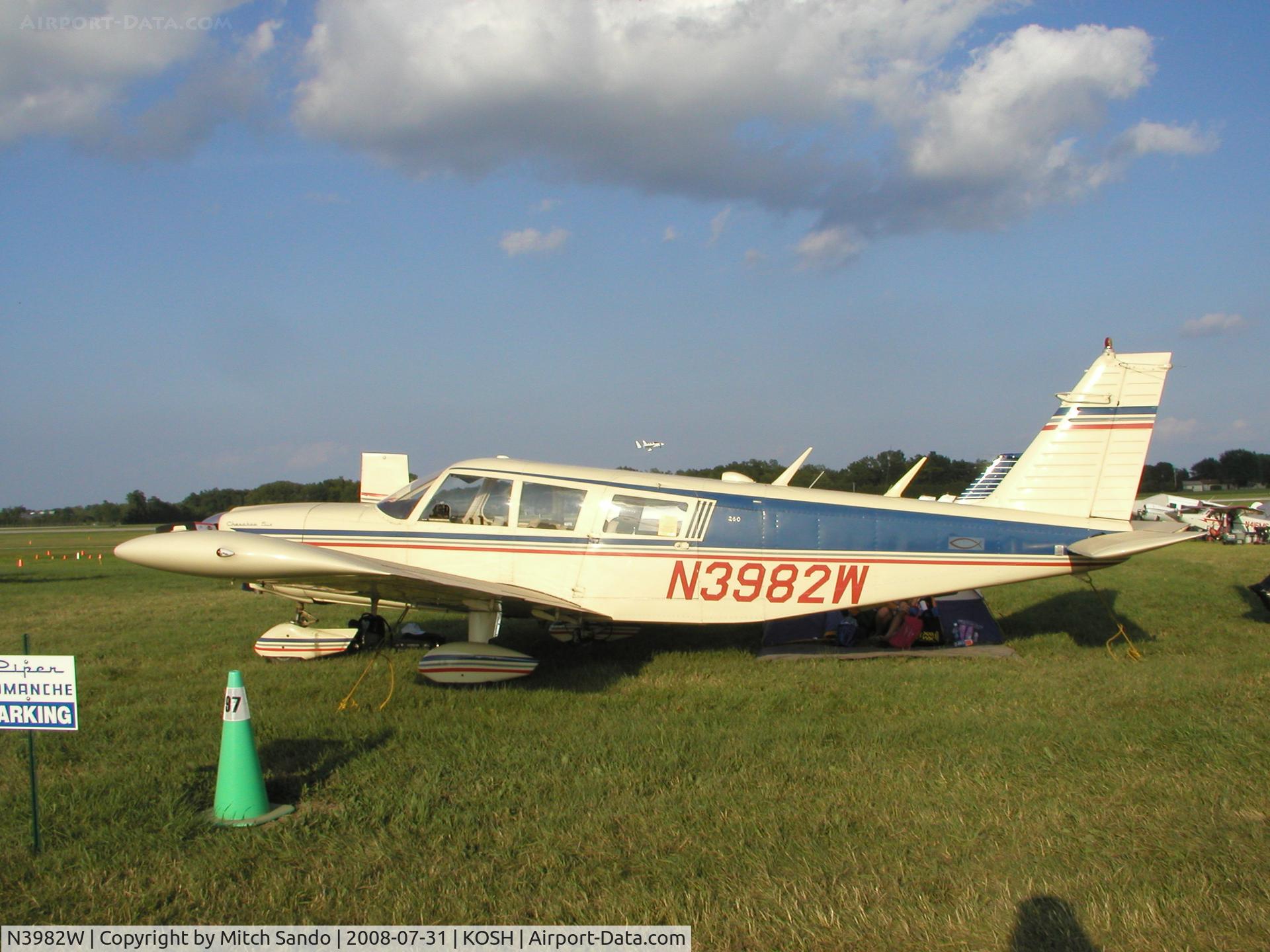 N3982W, 1967 Piper PA-32-260 Cherokee Six C/N 32-951, EAA AirVenture 2008.