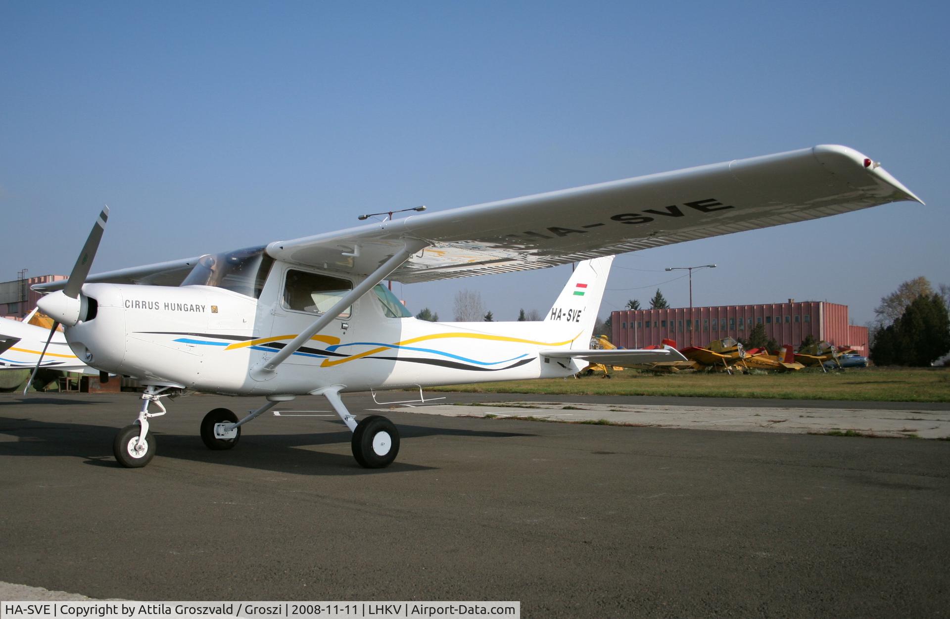 HA-SVE, 1977 Cessna 152 C/N 15280575, Kaposújlak airport (LHKV) Hungary
