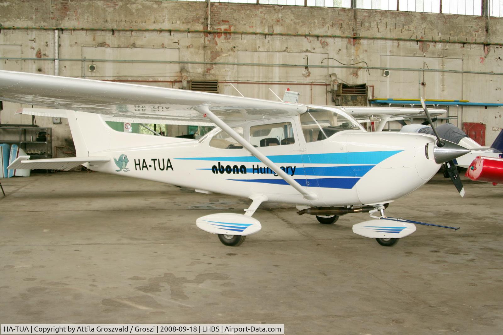 HA-TUA, 1972 Reims FR172H C/N 0294, Budaörs-Airport / Hungary-LHBS hangar
