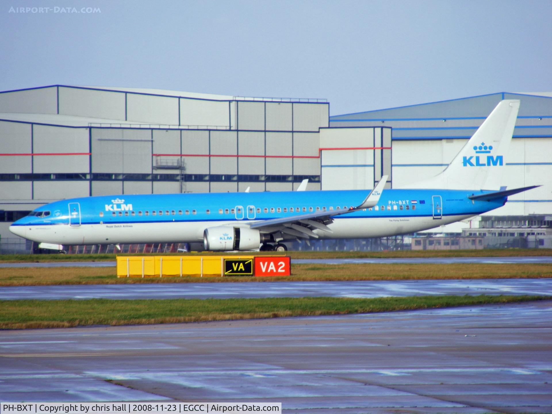PH-BXT, 2004 Boeing 737-9K2 C/N 32944, KLM