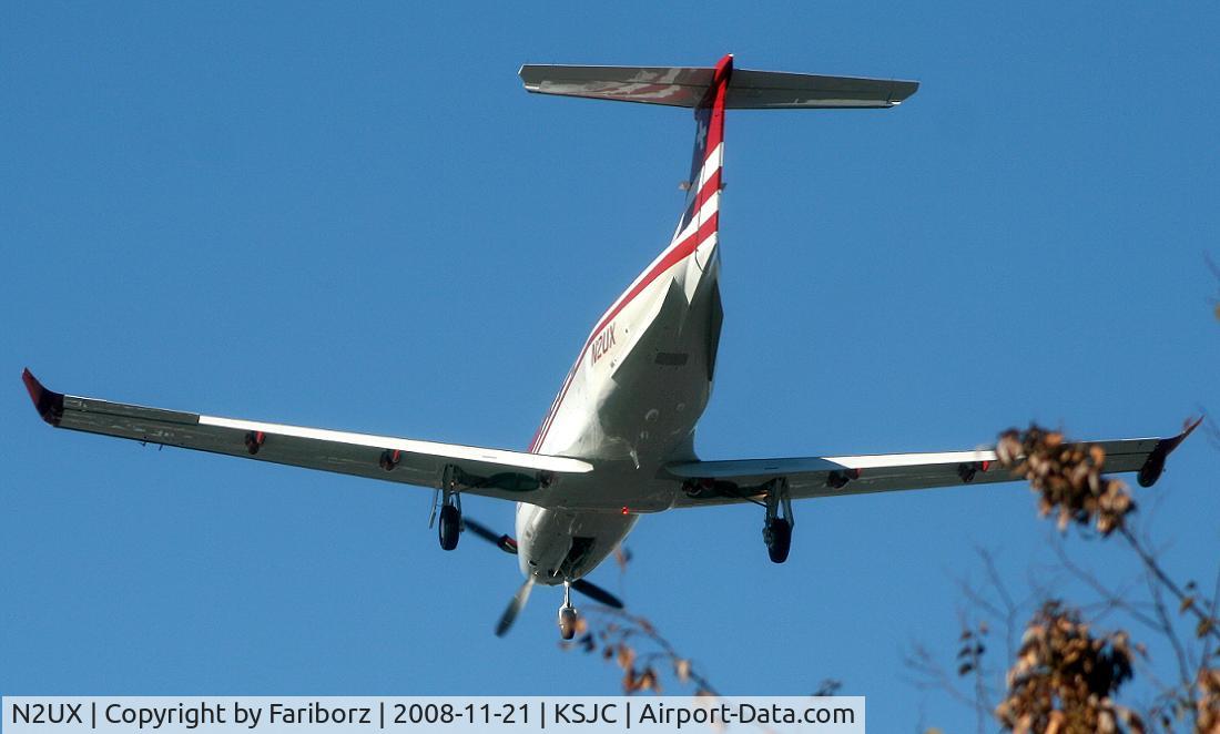 N2UX, 2008 Pilatus PC-12/47 C/N 880, Flying over my head on short final RWY 29 SJC