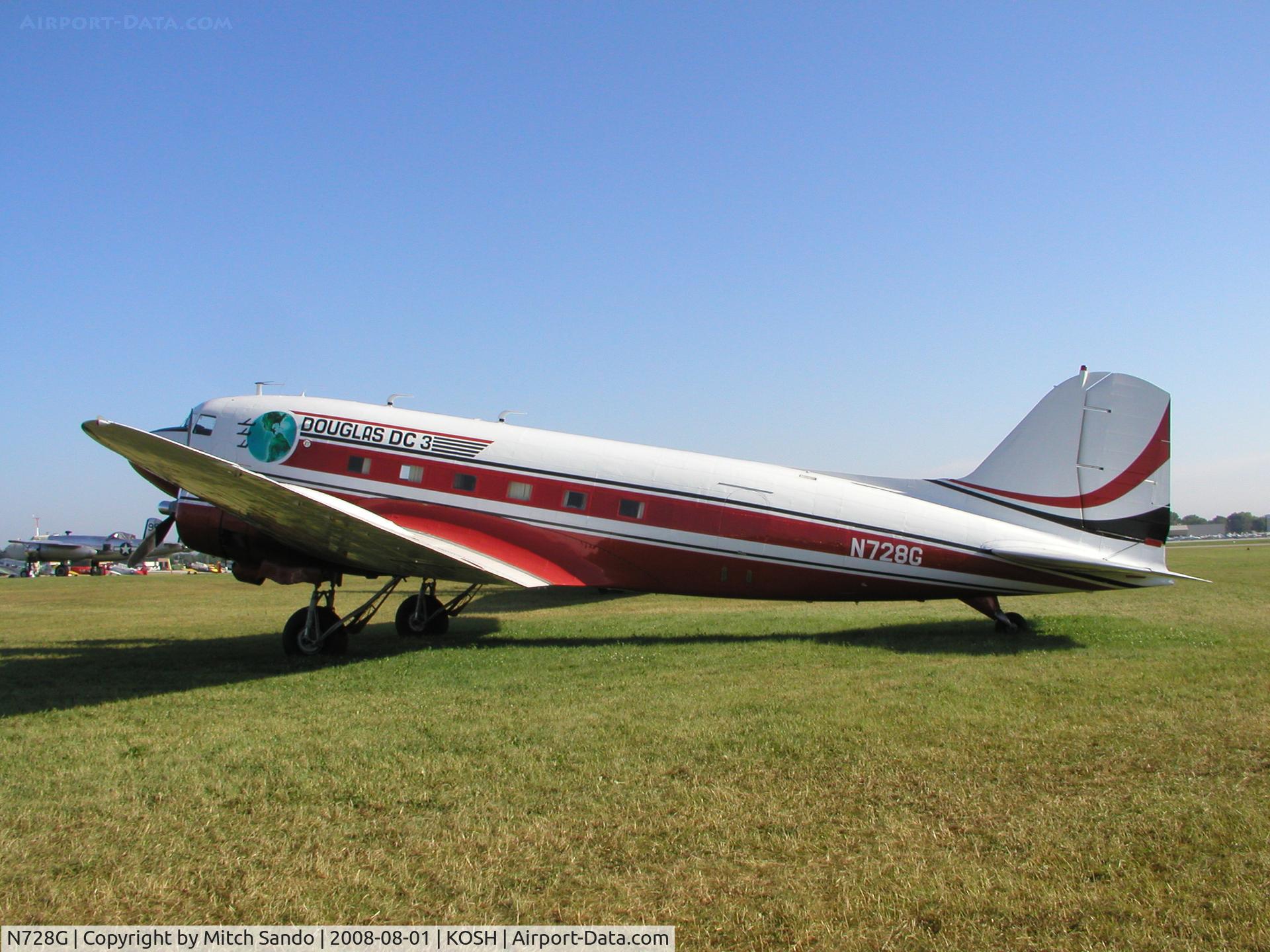 N728G, 1942 Douglas DC-3C (C-47-DL) C/N 4359, EAA AirVenture 2008.