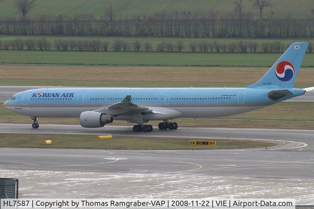 HL7587, Airbus A330-323 C/N 368, Korean Air Airbus A330-300
