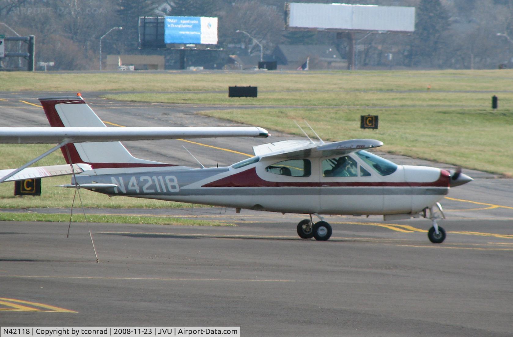 N42118, 1976 Cessna 177RG Cardinal C/N 177RG1088, at Queen City