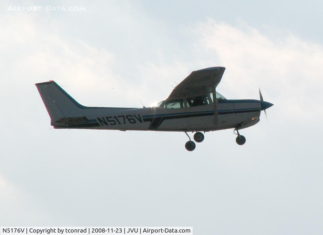 N5176V, 1980 Cessna 172RG Cutlass RG C/N 172RG0459, at Queen City
